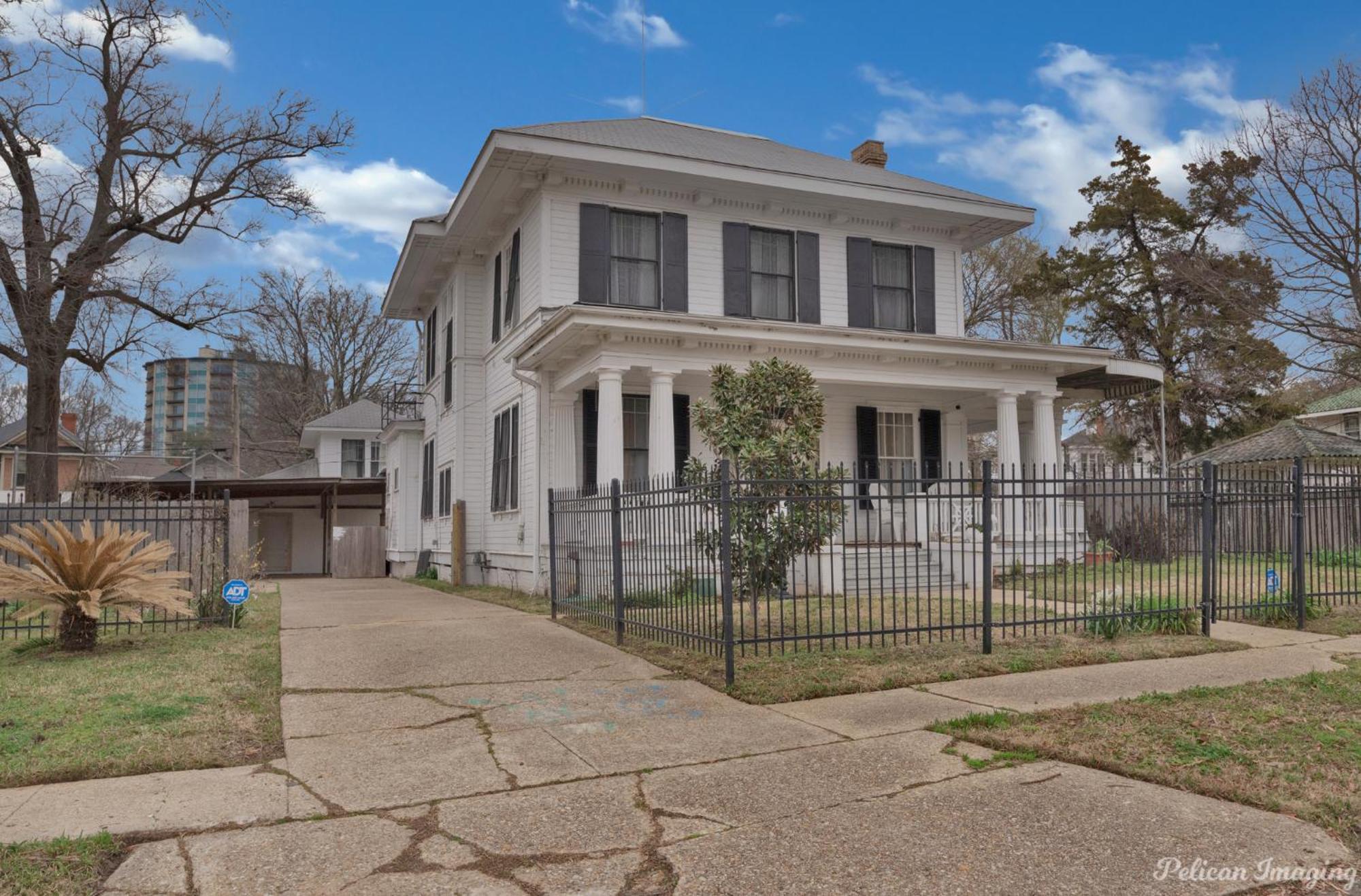 Casa vacanze Renovated, Spacious, Historic.
