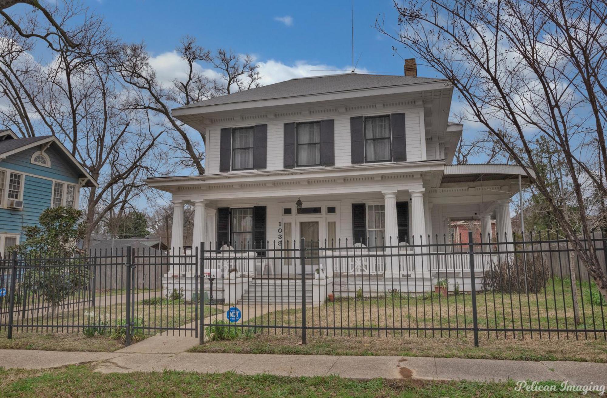 Casa vacanze Renovated, Spacious, Historic. *