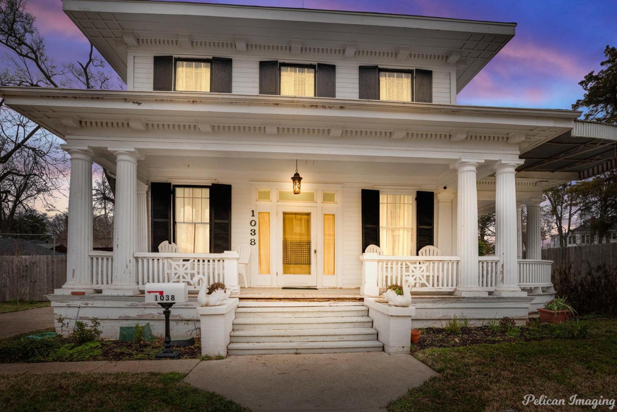 Casa vacanze Renovated, Spacious, Historic.