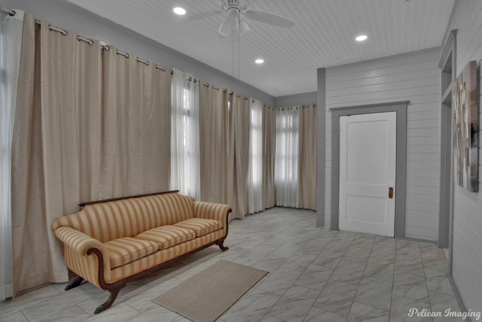 Renovated, Spacious, Historic. Hébergement de vacances Shreveport